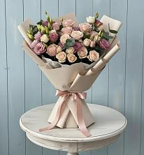 Букет цветов из:  Розы и Лизиантусы в Новой Чаре