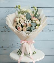 Букет цветов из:  Розы и Лизиантусы #REPLACE_PRED# Новой Чаре