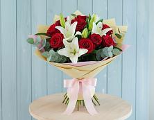 Букет цветов из:  Лилии и Розы #REPLACE_PRED# Новой Чаре