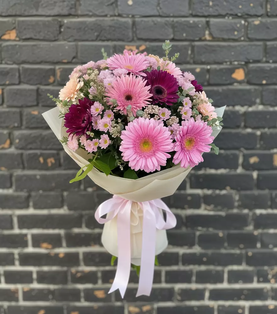 Букет цветов из: Герберы и Хризантемы в Новой Чаре