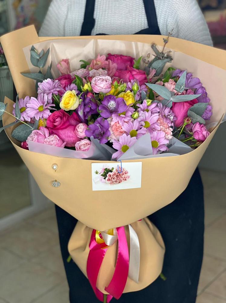 Букет цветов из: Хризантемы, Гвоздики и Альстромерии в Новой Чаре