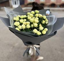 Букет Белые кустовые розы Солинеро в Новой Чаре