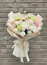 Букет цветов из:  Гвоздики, Розы, Лизиантусы и Хризантемы в Новой Чаре
