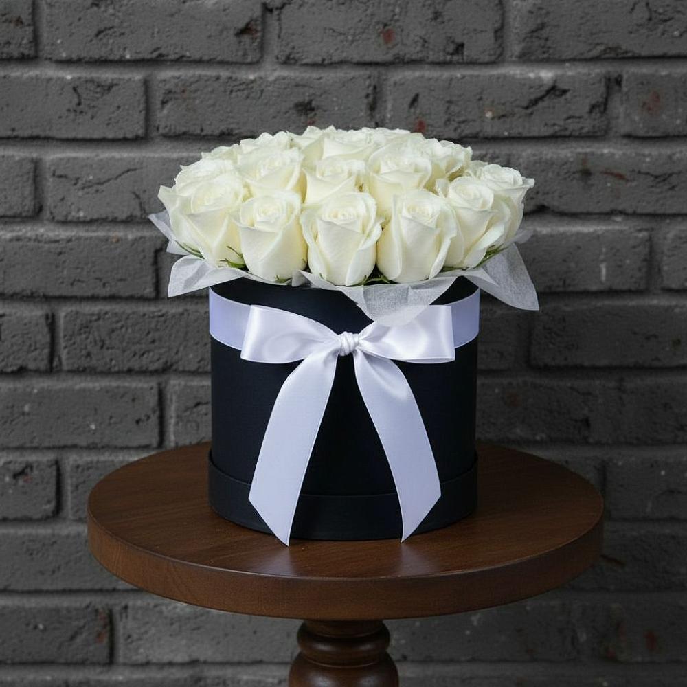 Цветочная композиция из Розы в шляпной коробке в Новой Чаре