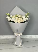 Букет цветов из:  Розы и Лизиантусы в Новой Чаре